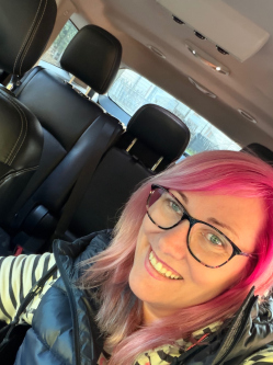 Kata, 45 �ves t�rskeres� n�, Balatonvil�gos