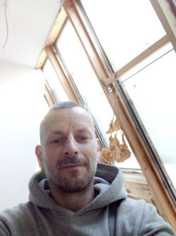 Bal�zs, 46 �ves t�rskeres� f�rfi, Fels�sz�ln�k