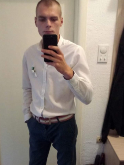 Norbert, 30 �ves t�rskeres� f�rfi, Kecskem�t