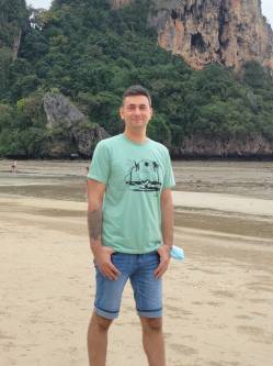 Csaba, 46 �ves t�rskeres� f�rfi, Ebes