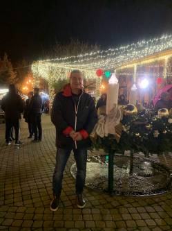 G�bor, 66 �ves t�rskeres� f�rfi, P�nd