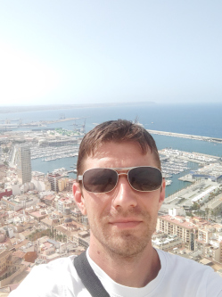 Ferenc, 41 �ves t�rskeres� f�rfi, Greater London, kiv�ve City of Londont
