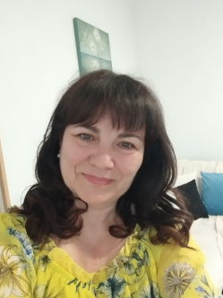 �gica, 54 �ves t�rskeres� n�, Szigetszentmikl�s