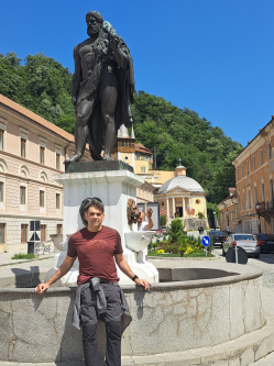 Misi, 52 �ves t�rskeres� f�rfi, B�k�scsaba