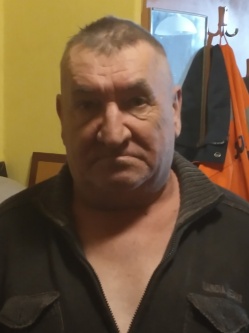Karcsi, 64 �ves t�rskeres� f�rfi, Nyitra