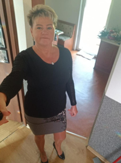 Beatrix, 50 �ves t�rskeres� n�, Szeksz�rd