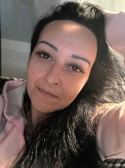 Anaszt�zia, 46 �ves t�rskeres� n�, Kisl�ng
