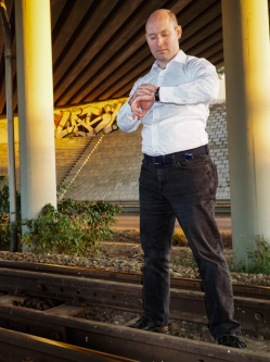 Lajos, 35 �ves t�rskeres� f�rfi, B�k�scsaba