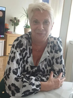 Roz�lia, 58 �ves t�rskeres� n�, P�cs
