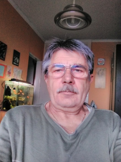 J�nos, 70 �ves t�rskeres� f�rfi, Szolnok