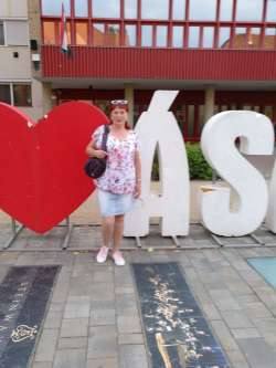 Csilla, 76 �ves t�rskeres� n�, H�dmez�v�s�rhely