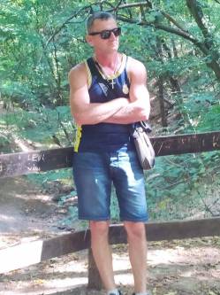 Zsolt Istvan, 58 �ves t�rskeres� f�rfi, Szany