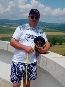 Imi, 37 �ves t�rskeres� f�rfi, Kisv�rda