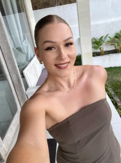 Zs�fia, 21 �ves t�rskeres� n�, Eger