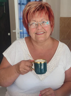 M�rti, 64 �ves t�rskeres� n�, Debrecen