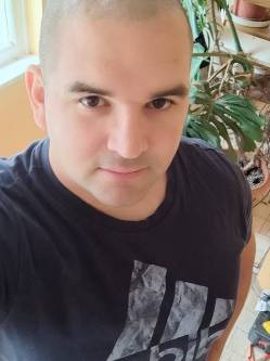 Gyula, 38 �ves t�rskeres� f�rfi, Pacsa