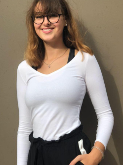 S�ra, 36 �ves t�rskeres� n�, Gy�r
