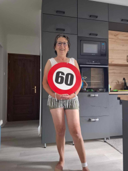 Zs�ka, 61 �ves t�rskeres� n�, Bucsa