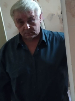 J�zsef, 64 �ves t�rskeres� f�rfi, Ny�kl�dh�za