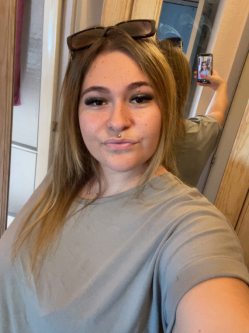 Kolett, 24 �ves t�rskeres� n�, Sz�kesfeh�rv�r
