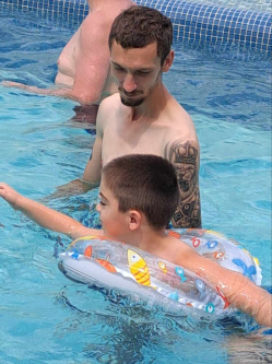 Zsolt, 29 �ves t�rskeres� f�rfi, Reg�ly