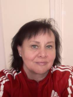 Inci, 61 �ves t�rskeres� n�, Hajd�n�n�s