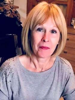 Zsuzsi, 62 �ves t�rskeres� n�, Bog�d