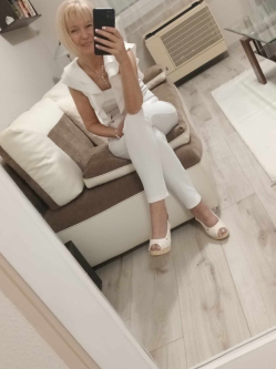 Marica, 58 �ves t�rskeres� n�, Hatvan