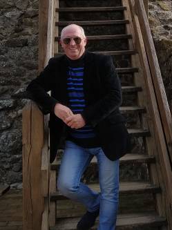 �d�m, 68 �ves t�rskeres� f�rfi, Vonyarcvashegy