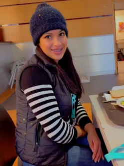 Ilona, 23 �ves t�rskeres� n�, Salg�tarj�n