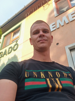 Zsolt, 36 �ves t�rskeres� f�rfi, Szob