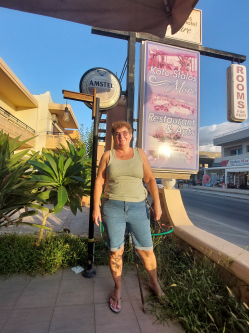Aniko, 60 �ves t�rskeres� n�, Martf�
