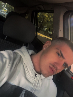 Patrik, 18 �ves t�rskeres� f�rfi, J�noshalma