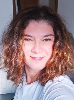 Rita, 58 �ves t�rskeres� n�, Bajororsz�g