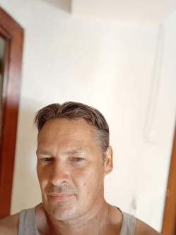 Istv�n, 48 �ves t�rskeres� f�rfi, Budapest