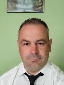 Mikl�s, 43 �ves t�rskeres� f�rfi, Biri