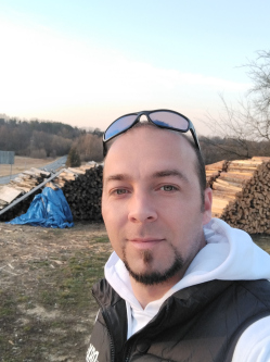 Csaba, 35 �ves t�rskeres� f�rfi, K�rmend
