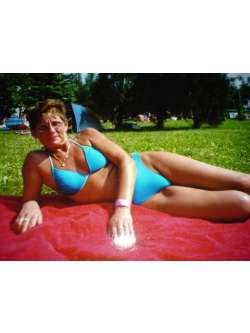 Ir�nke, 68 �ves t�rskeres� n�, Hajd�szoboszl�