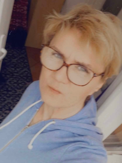 Teca, 57 �ves t�rskeres� n�, P�sp�klad�ny