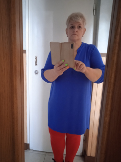 Anna, 54 �ves t�rskeres� n�, Gy�ngy�s