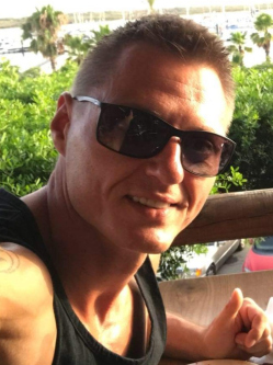 Attila, 42 �ves t�rskeres� f�rfi, Andal�zia