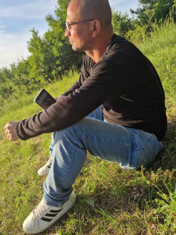 J�zsef, 40 �ves t�rskeres� f�rfi, Sz�kesfeh�rv�r