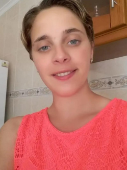 Gy�ngyi, 35 �ves t�rskeres� n�, Gy�r
