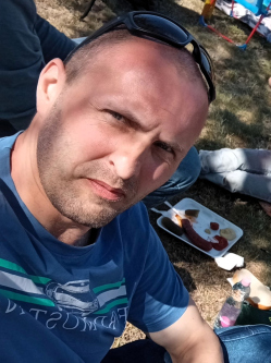 Roland, 44 �ves t�rskeres� f�rfi, Debrecen