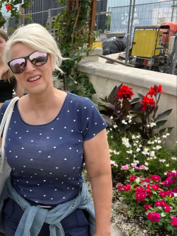 Zsuzsa, 56 �ves t�rskeres� n�, Esztergom