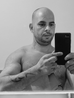 Tibor, 38 �ves t�rskeres� f�rfi, M�tyus