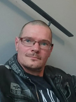Patrik, 44 �ves t�rskeres� f�rfi, Szolnok