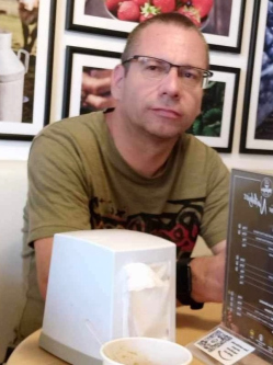 Attila, 46 �ves t�rskeres� f�rfi, Hargita