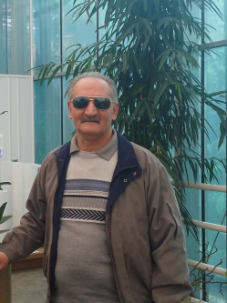 D�nes, 59 �ves t�rskeres� f�rfi, Ormosb�nya
