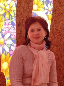 Margit, 63 �ves t�rskeres� n�, Mak�